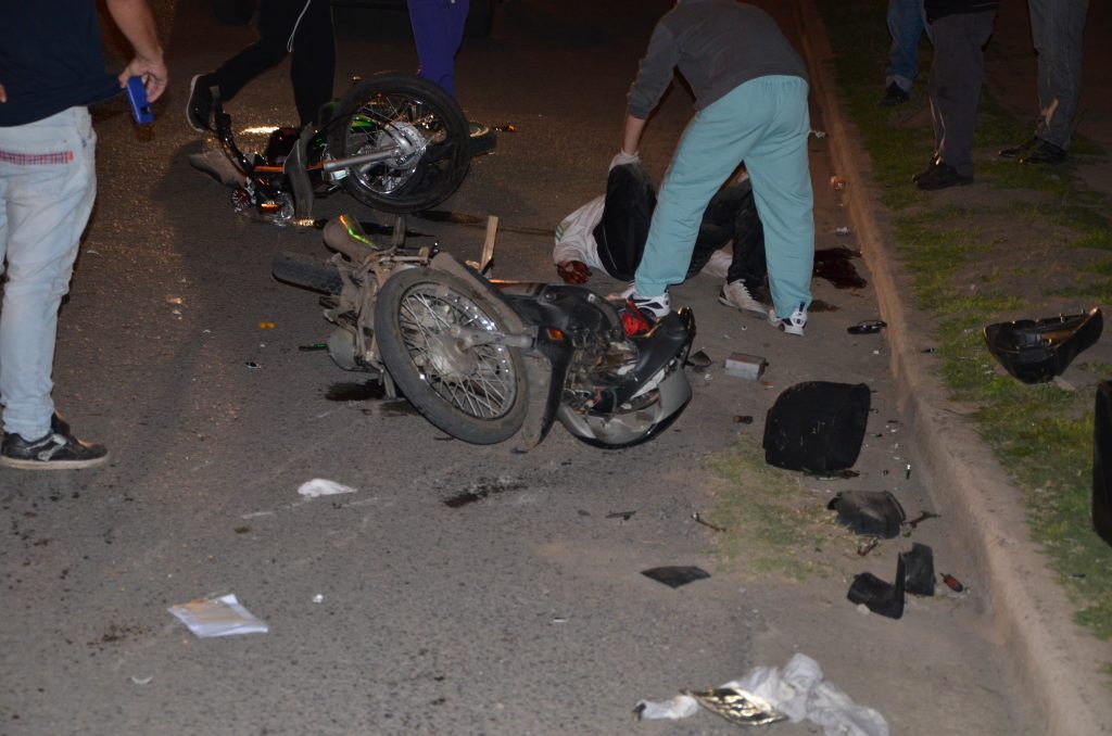 Chocan Motociclistas; Fallece Uno - Diario Basta!