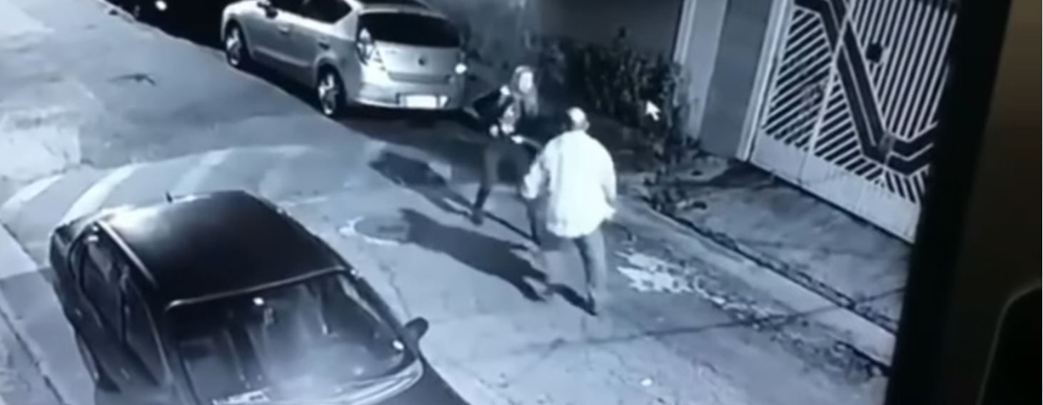 VIDEO Mujer policía mata a hombre que intentó atacarla Diario Basta