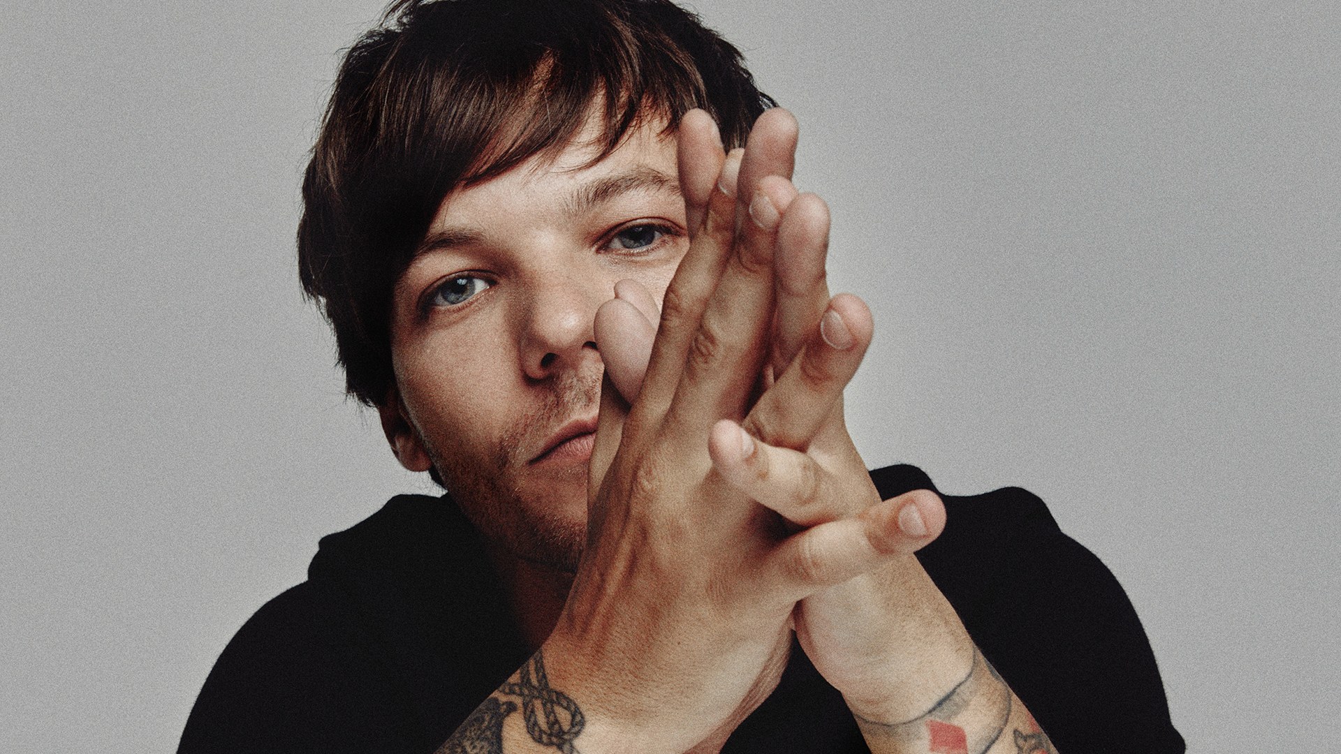 3. How to Create Louis Tomlinson Nails - wide 10
