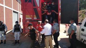 Encuentran a más de 300 migrantes hacinados en Chiapas