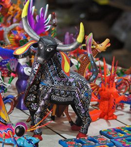 Trabaja en leyes para evitar plagios de artesanías mexicanas 