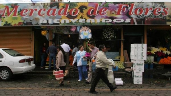 En Xochimilco condicionan agua por votos y extorsionan comerciantes