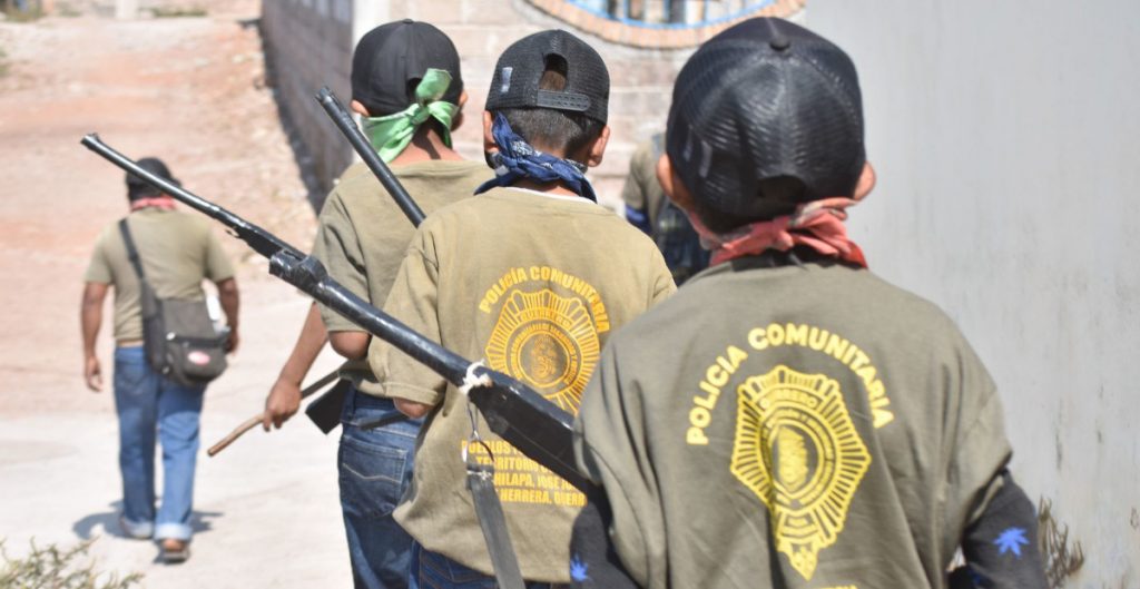 Niños policía en Guerrero