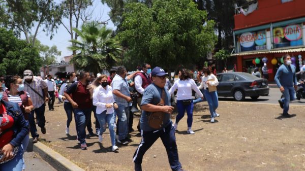 Gente del Sindicato Libertad a favor del PRD ataca a morenistas en Ecatepec