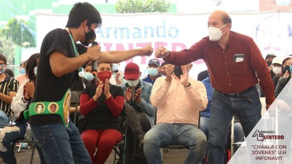 Armando Quintero pide el voto de los jóvenes en Iztacalco