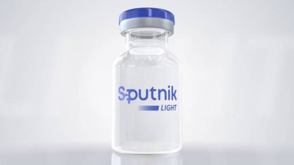 Solicitan a la Cofepris autorizar uso de la vacuna Sputnik Light