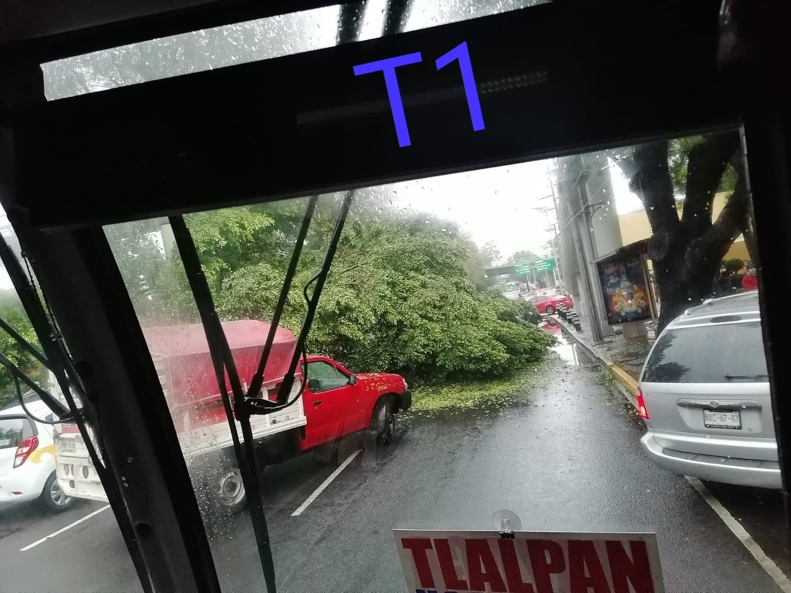 Inundaciones por fuertes lluvias en Tlalpan