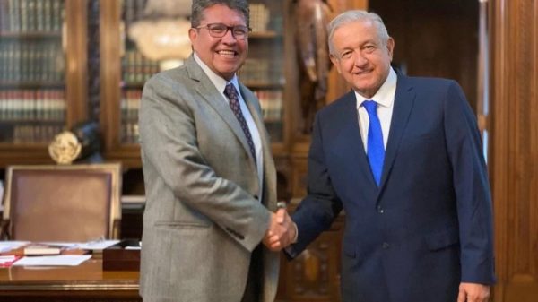 Envía AMLO ayuda a Monreal para apuntalar la reforma al INE