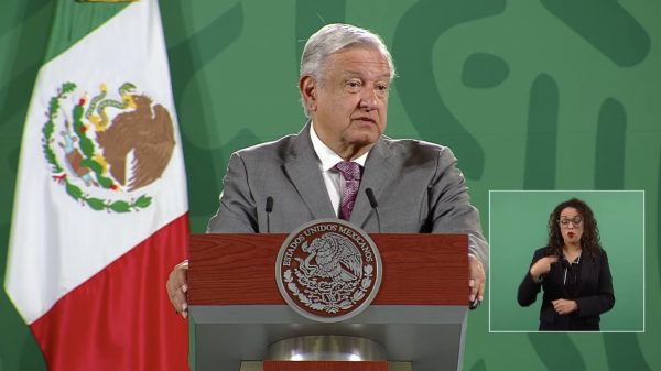 Quieren poner a pelear a Ebrard con Sheinbaum: AMLO