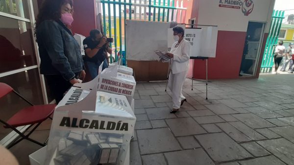 Vota María del Carmen Pacheco en GAM: "Esta vez sí vamos a ganar"