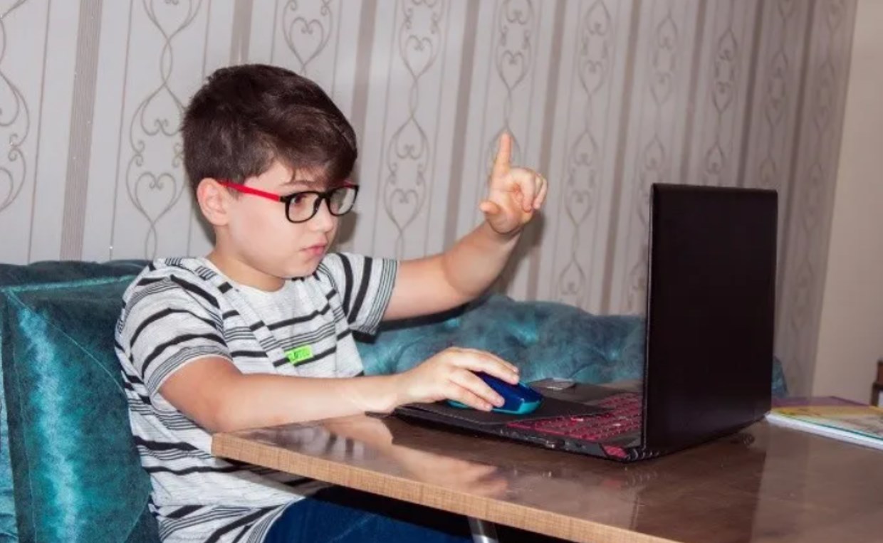 Fomenta buenos hábitos digitales en tus hijos
