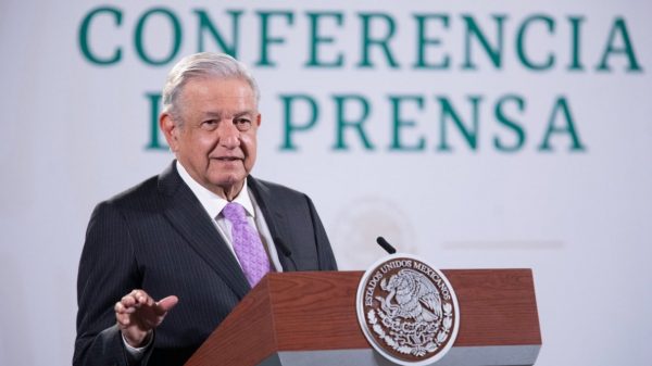 Se llevará a cabo la descentralización de las secretarías: AMLO