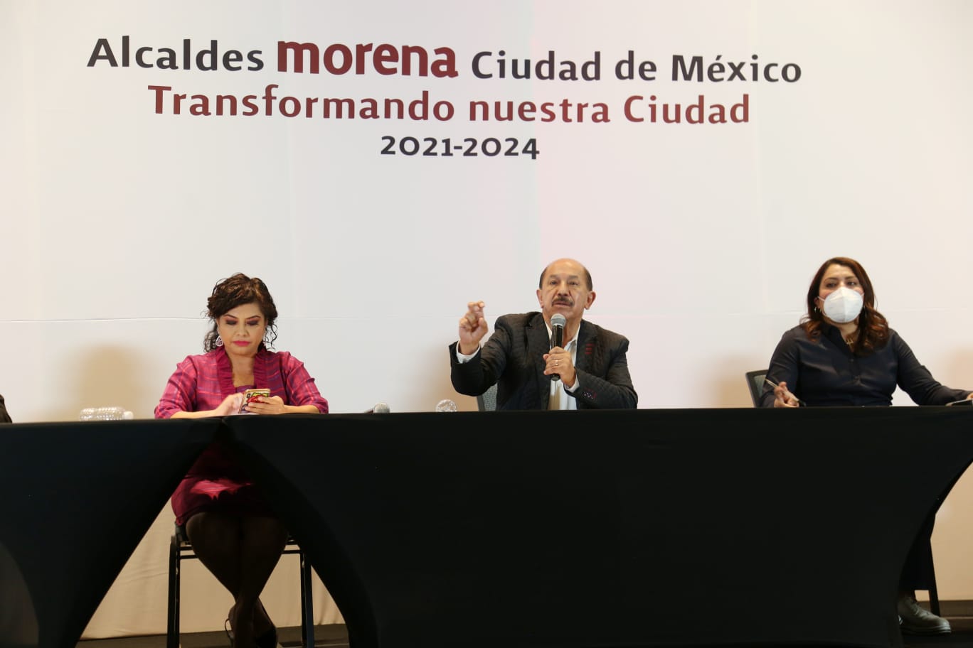 Alcaldes de Va por México desconocen la ley, afirma Armando Quintero