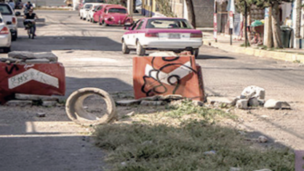 Tláhuac: hay recursos para reparar calles y no lo hacen