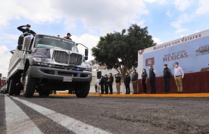 Entregan camiones a la Policía de Ecatepec para labores de auxilio a la población en situaciones de emergencia