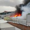 Fábrica de muebles de Tlalnepantla sufre voraz incendio