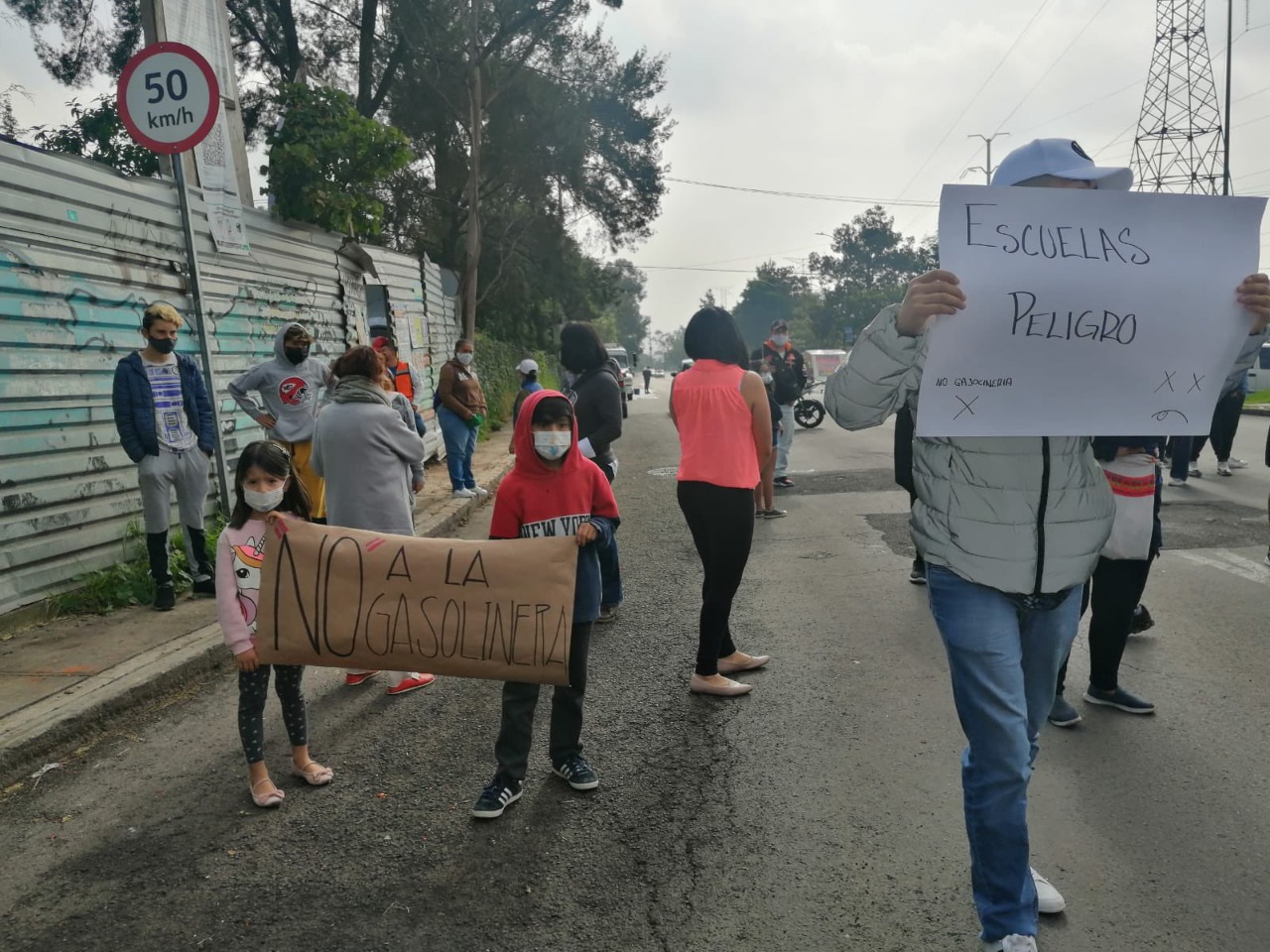 Protestan contra construcción de gasolinera en Álvaro Obregón