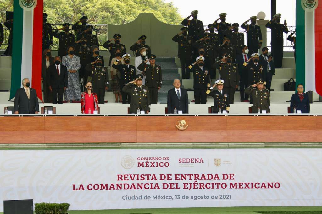 Acompaña Sheinbaum a AMLO en Ceremonia de Entrada de la Comandancia del Ejército Mexicano