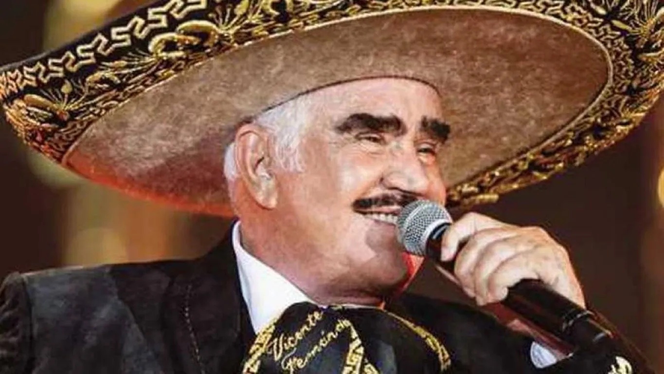 Vicente Fernández está con asistencia ventilatoria en Terapia Intensiva