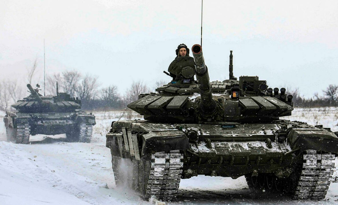Anuncia Rusia retiro de sus tropas de la frontera con Ucrania