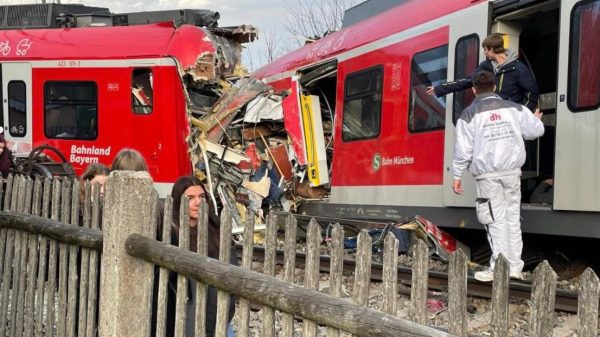 Fatal accidente! Chocan dos trenes en Alemania