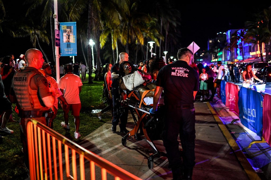 Miami Beach impone toque de queda ante violencia durante "Spring Break"