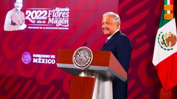Señala López Obrador que no hay devaluación y peso se empodera