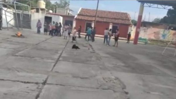 Pobladores atacan a sujeto por intentar violar a niña en Oaxaca