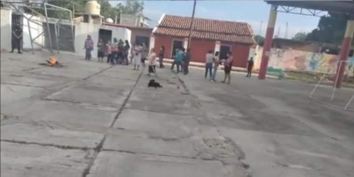 Pobladores atacan a sujeto por intentar violar a niña en Oaxaca