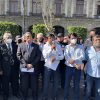 Taxistas y microbuseros exigen incremento de 3 pesos a tarifas