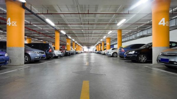 Urgente evitar abusos en estacionamientos