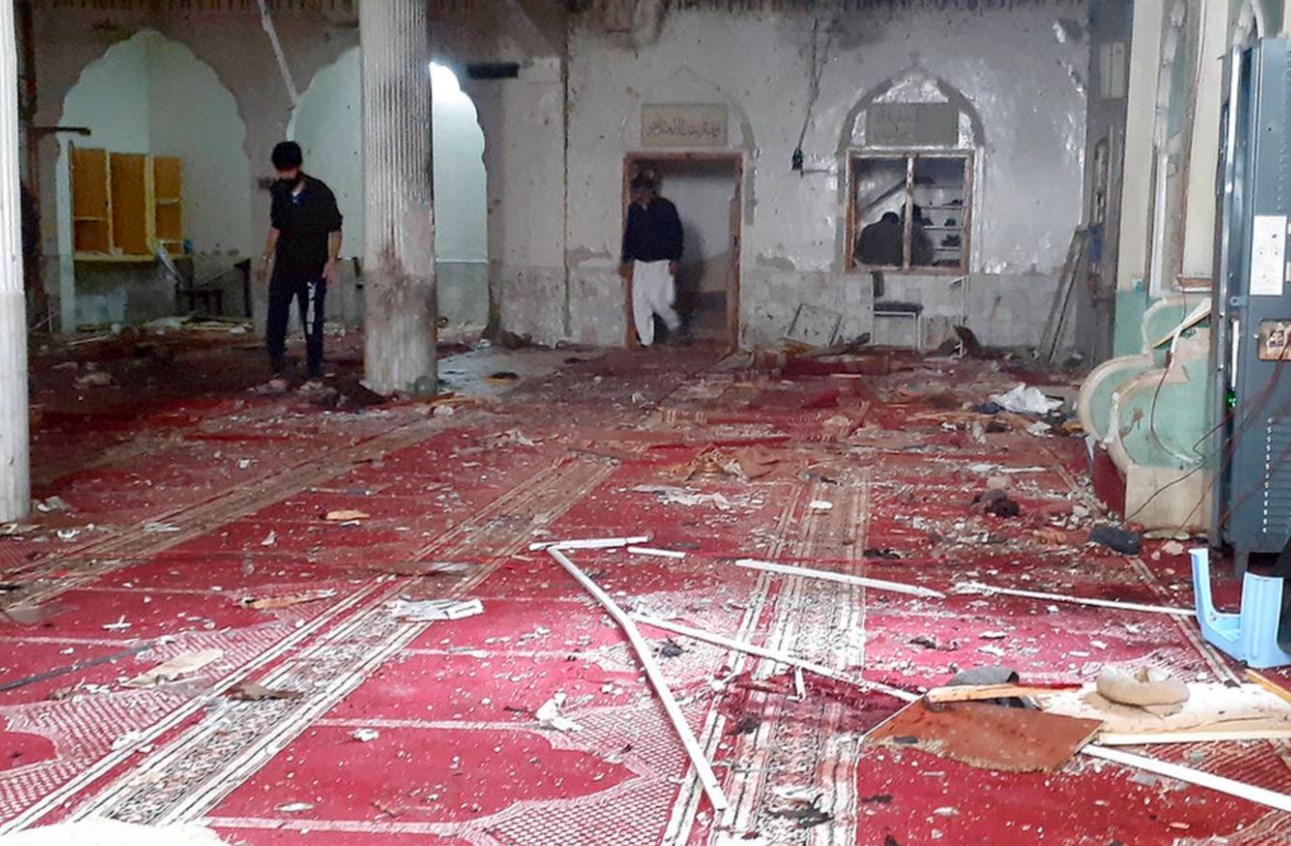Atentado en mezquita deja 56 muertos y 200 heridos de Pakistán