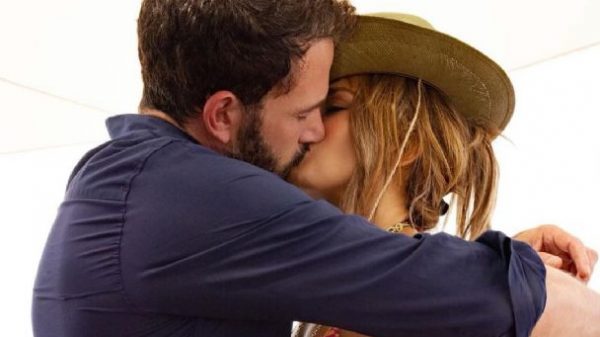 Confirman compromiso Jennifer López y Ben Affleck