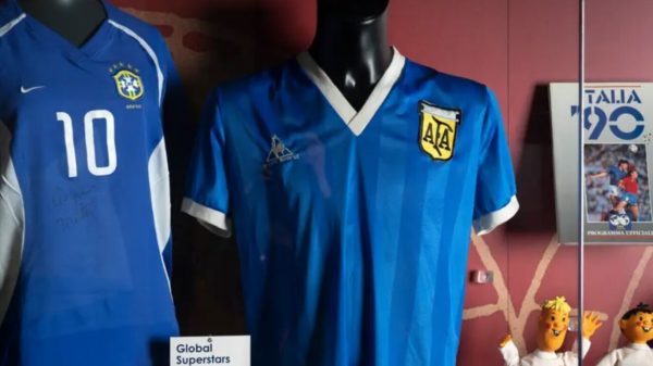 Subastarán camiseta de Maradona del Mundial México 86