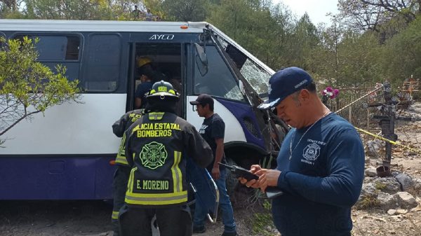 Accidente de autobús con peregrinos, cobra vida de mujer en Puebla