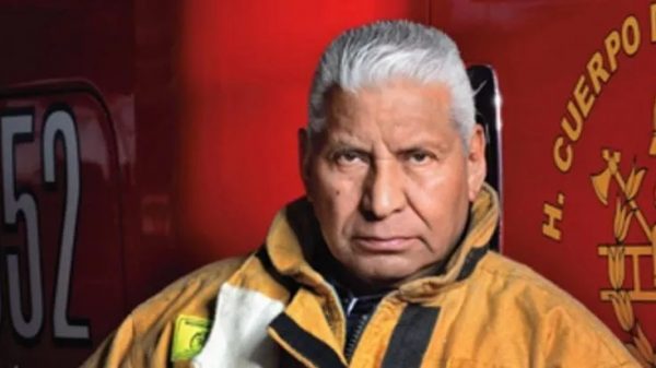 Bomberos de CDMX rinden homenaje al "Jefe Vulcano"