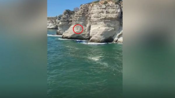 Salta al mar desde un acantilado y muere en España