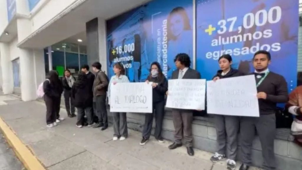 Denuncian estudiantes abusos hacia docentes – Diario Basta!