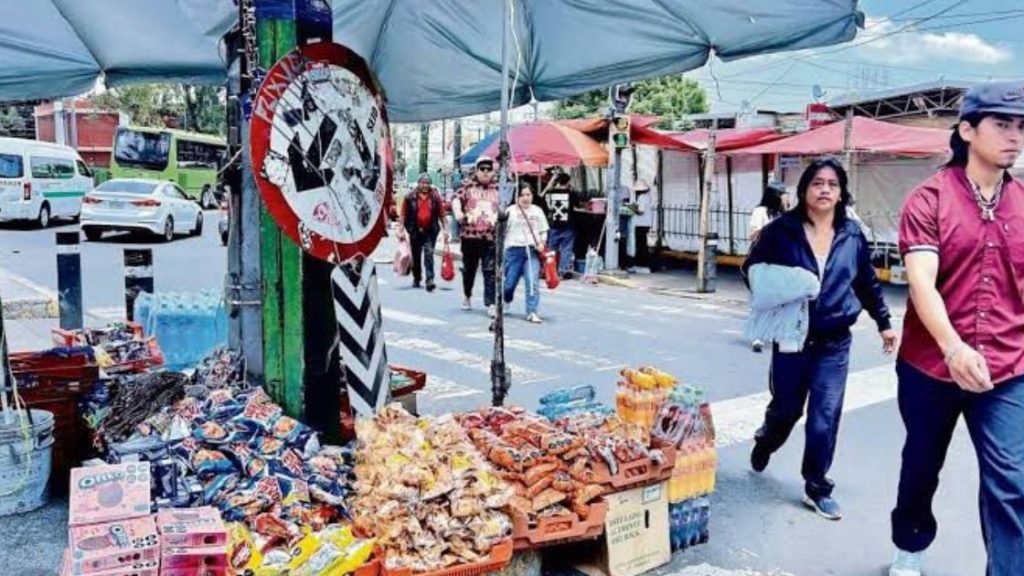 Ignoran destino de dinero recaudado los vendedores ambulantes en la  alcaldía Iztapalapa – Diario Basta!